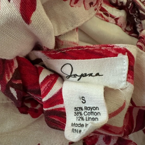 EUC Japna Romper White/Red Floral Size Small - Picture 3 of 8